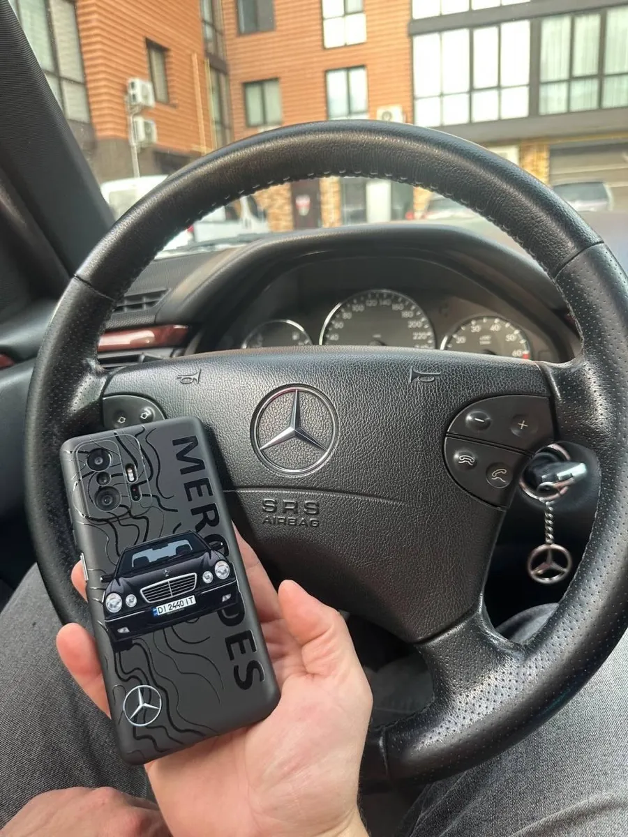 Чохол на iPhone з Mercedes-Benz E-Class W210 і номером